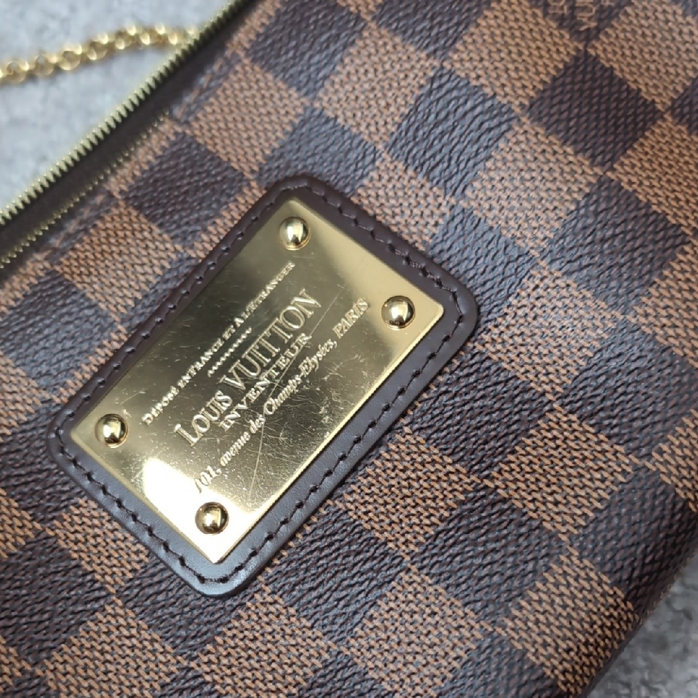 Louis Vuitton Brown Checkered Clutch with Gold Chain - Picture 3 of 16